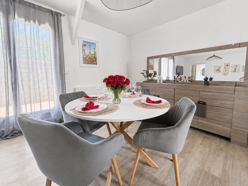 Charmant T2 au calme avec terrasse proche Disney Apartment in Île-de-France