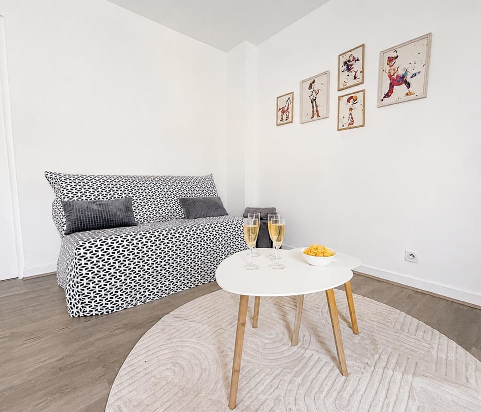 Charmant T2 au calme avec terrasse proche Disney Apartment in Île-de-France