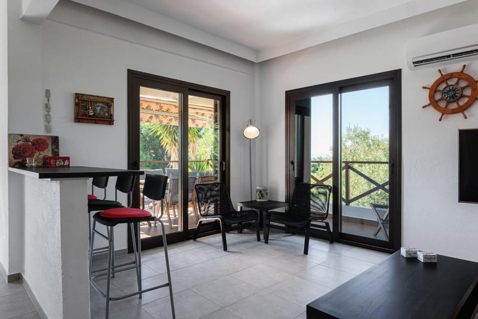 View (from property/room), Living room, Seating area, Dining area