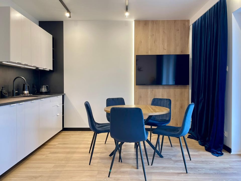 TV and multimedia, Kitchen or kitchenette, Living room, Dining area