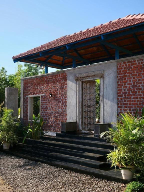 Atmos Coquitos, Kerala themed manduva courtyard Farm Stay in Telangana