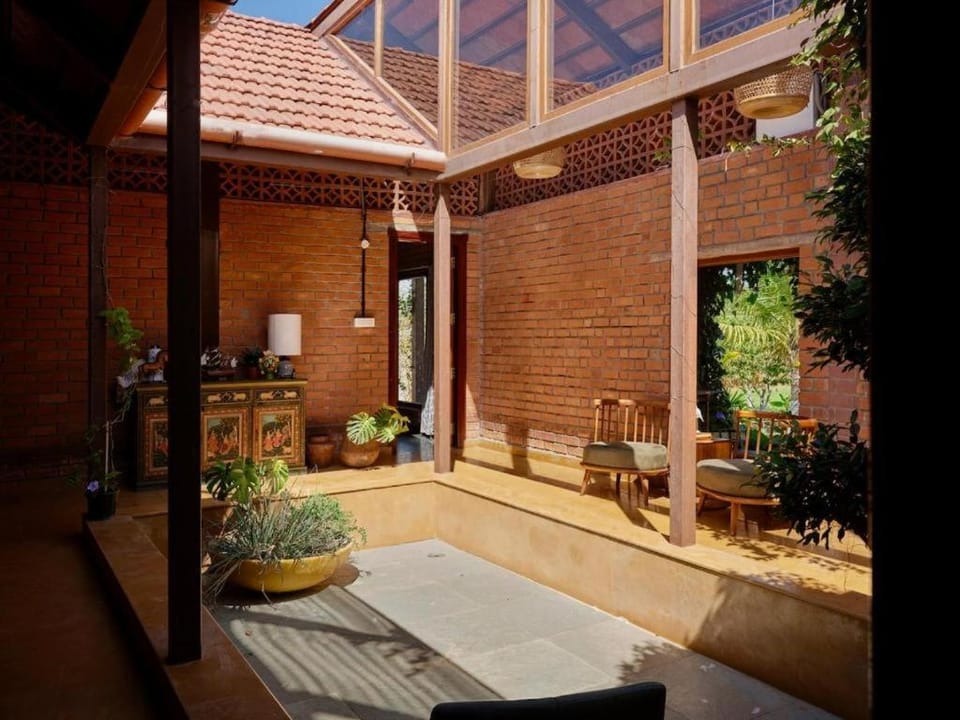 Atmos Coquitos, Kerala themed manduva courtyard Farm Stay in Telangana