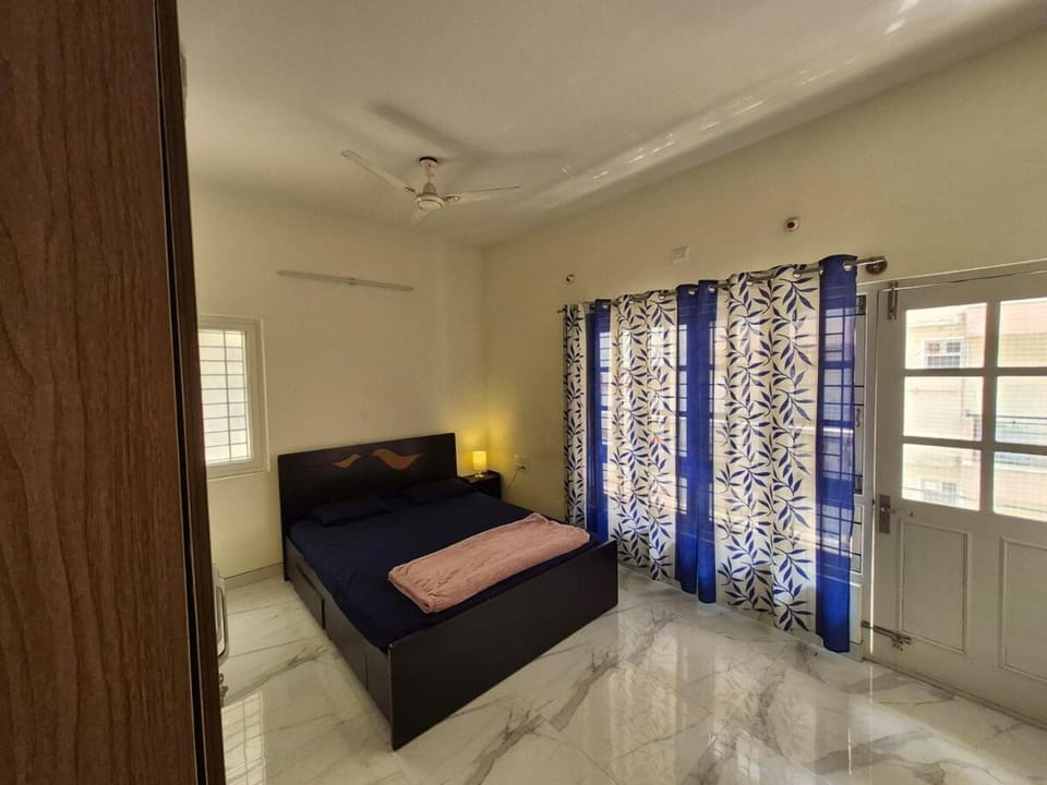 3BHK, Home wi fi Kitchen I Lift I Car Park Apartment in Bengaluru