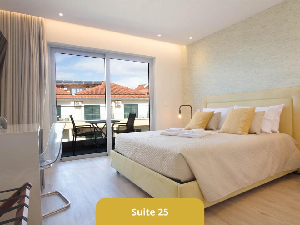 Bed, TV and multimedia, Balcony/Terrace, Photo of the whole room