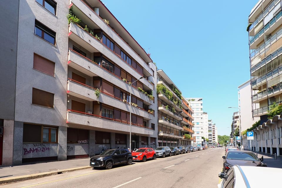 Neighbourhood, Street view, Location