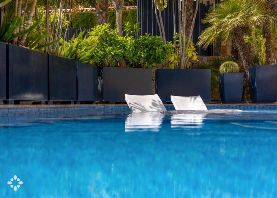Day, Garden, Garden view, Pool view, Swimming pool, sunbed