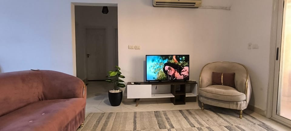 Secure and Chic Apt 15 min to Airport and New Cairo Apartment in New Cairo City
