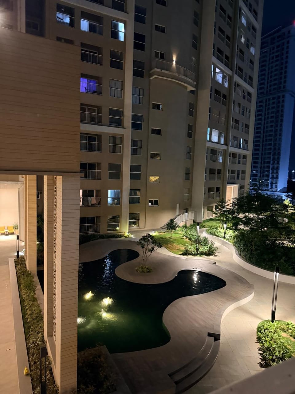 Business Stay 2BHK Pool at GIFT CITY Apartment in Gujarat