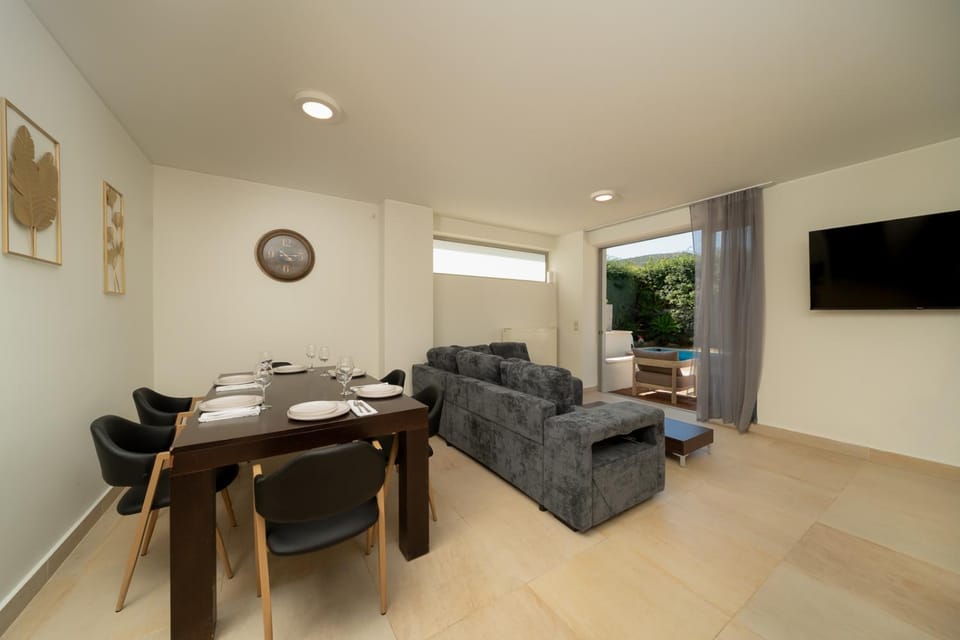 The peaceful escape with shared pool Apartment in Decentralized Administration of Attica