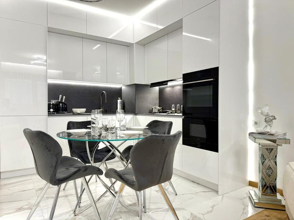 Kitchen or kitchenette, Living room, Dining area, oven, stove
