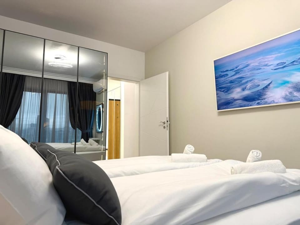 Bed, Photo of the whole room, Bedroom, towels, wardrobe
