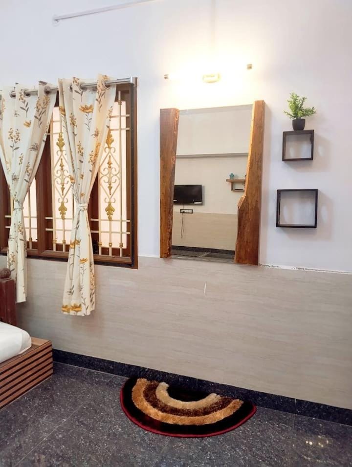 Grand 4 BHK,2 km WhiteTown best for large groups ASTRA House in Puducherry