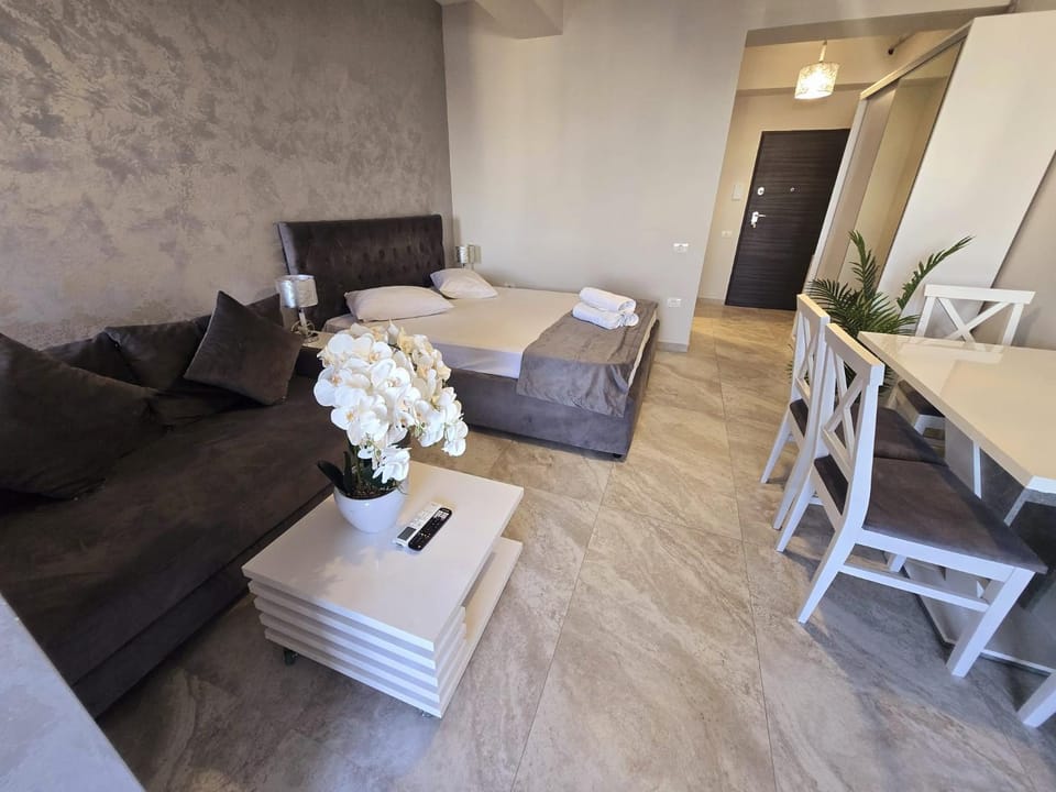 Luxury King Size Studio - Azimuth Promenada Apartment in Constanța County