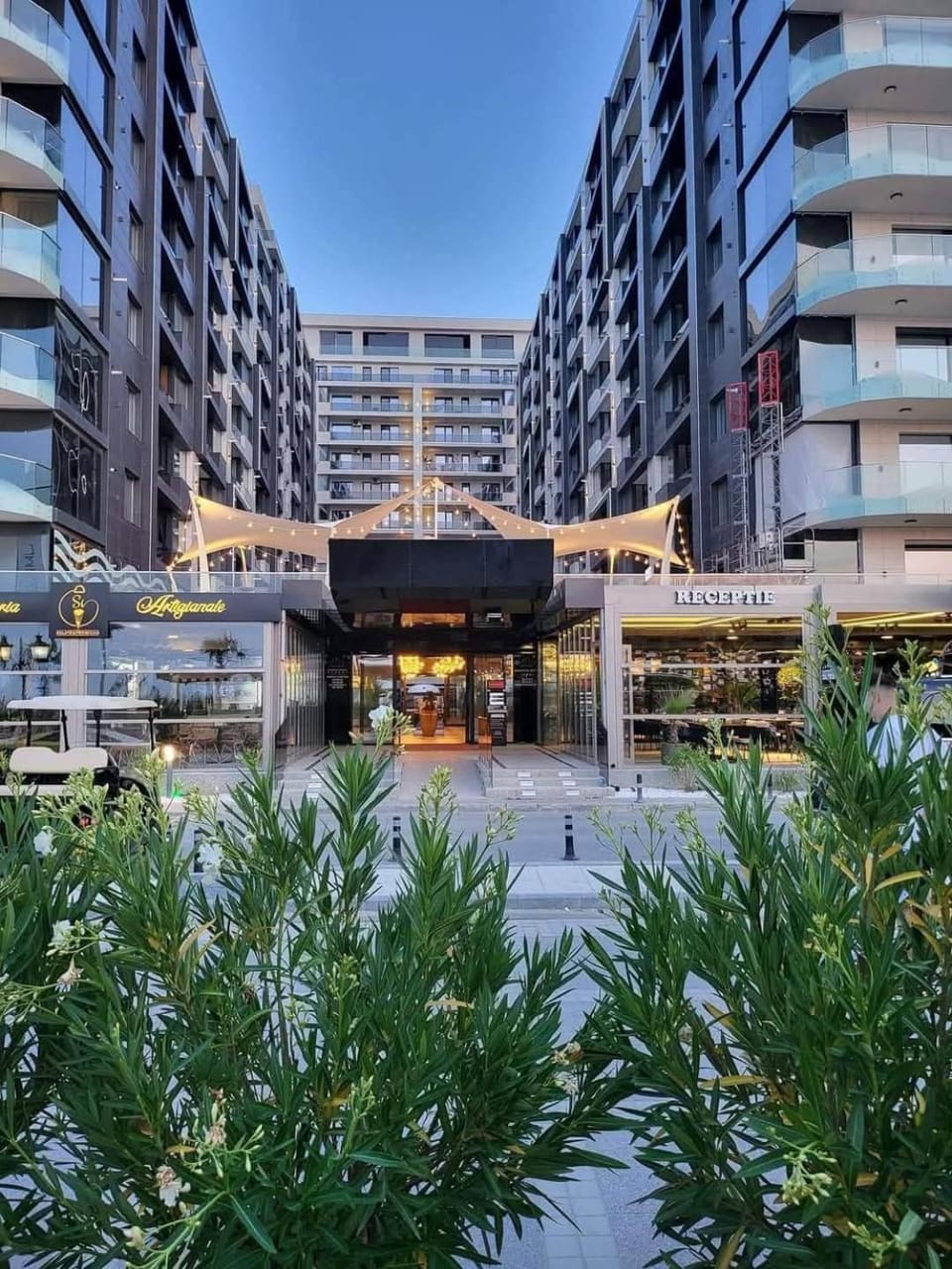 Luxury King Size Studio - Azimuth Promenada Apartment in Constanța County