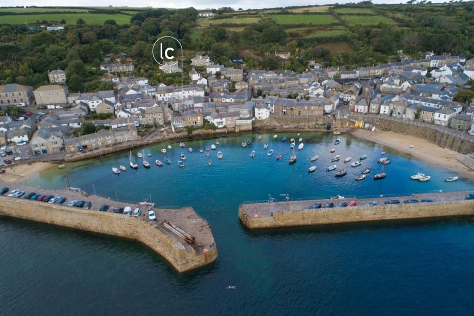 Property building, Bird's eye view, Location