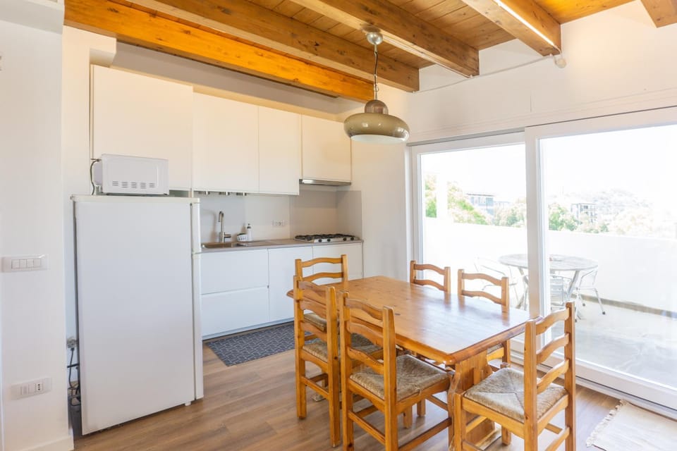 Balcony/Terrace, Kitchen or kitchenette, Dining area