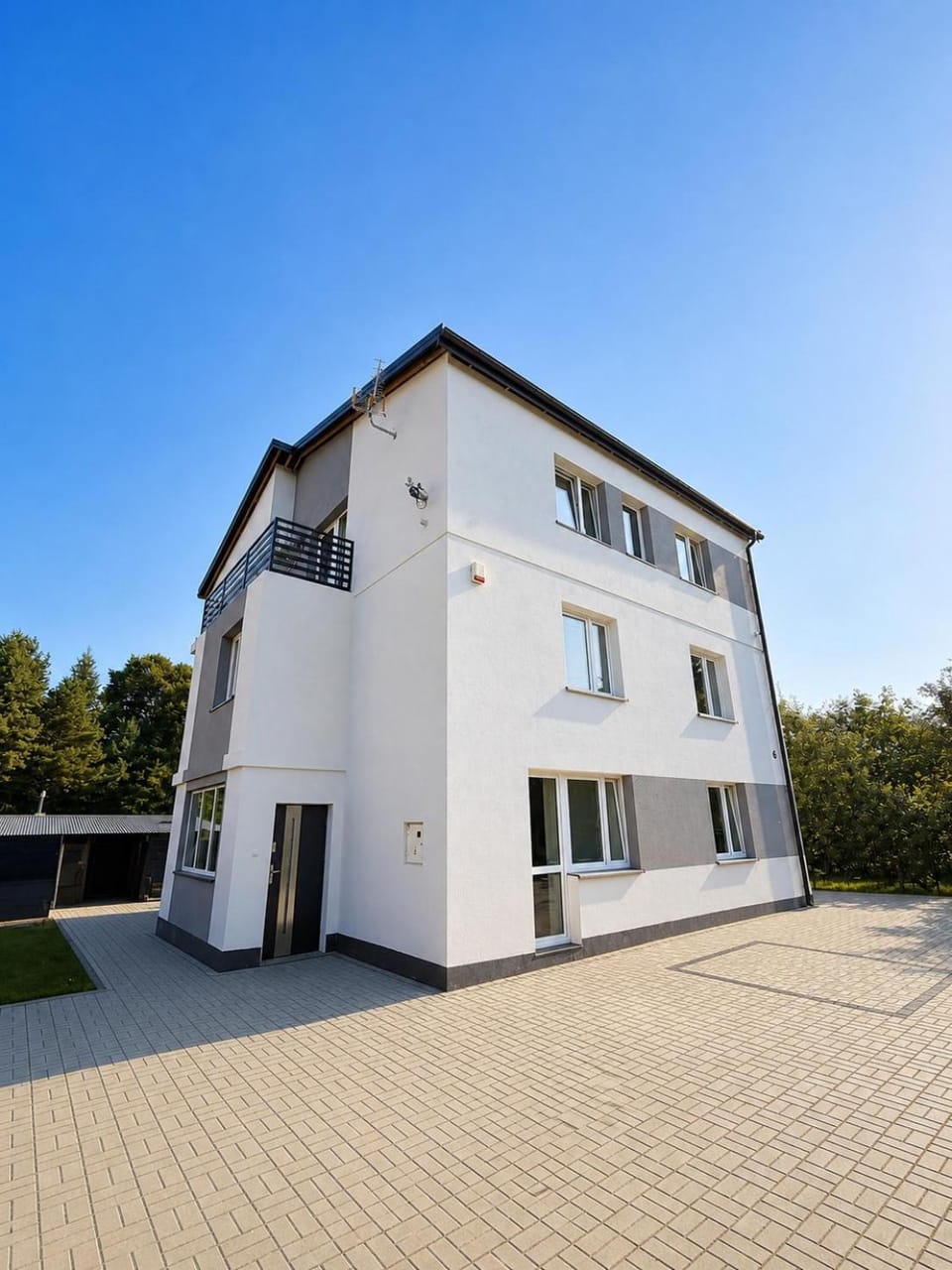 Property building, Day