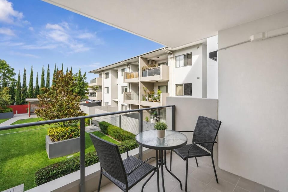 Property building, Balcony/Terrace, Garden view