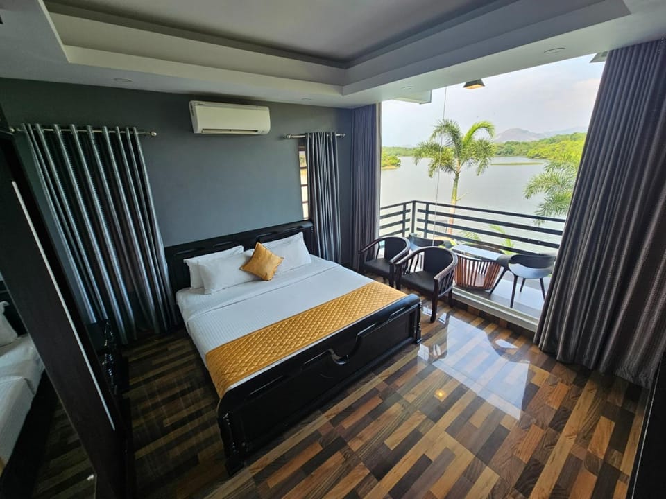 Bed, Day, Balcony/Terrace, Bedroom, Lake view, wardrobe