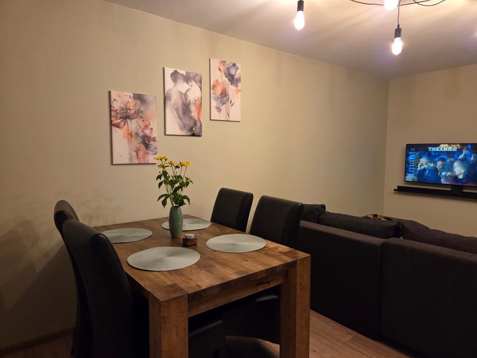 Living room, Seating area, Dining area