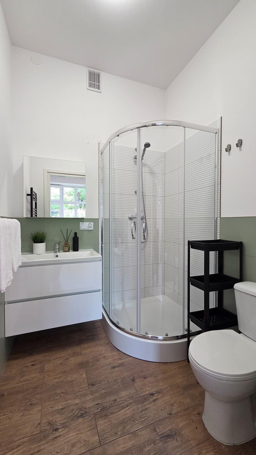 Shower, Bathroom, hair dryier