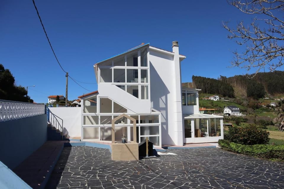 House with ocean views in Pantín - La Siesta House House in Galicia