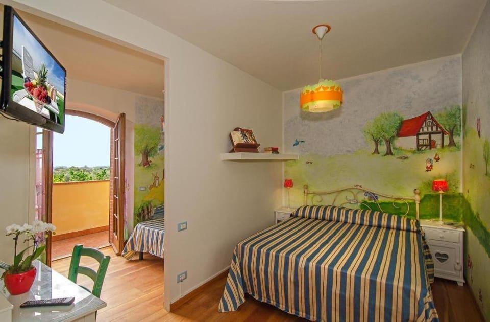 La Casa Gialla Versilia Bed and Breakfast in Province of Massa and Carrara
