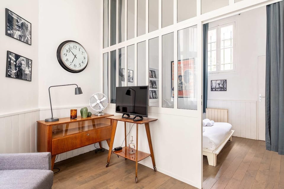 Bright Parisian 1BR - Near Canal Saint-Martin Apartment in Paris