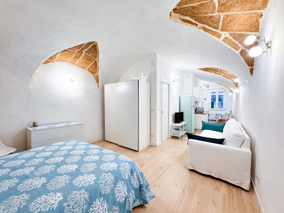 Bed, Living room, wardrobe
