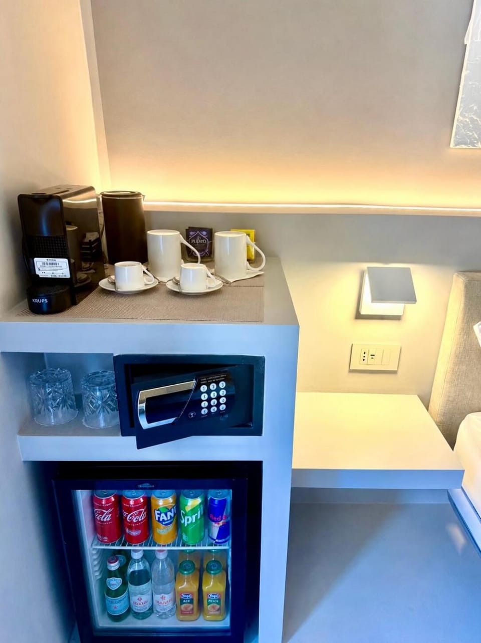 Coffee/tea facilities, minibar