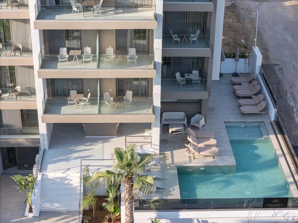 Property building, Day, Bird's eye view, Balcony/Terrace, Pool view, Swimming pool, sunbed