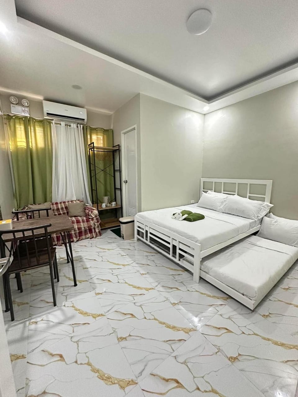 Photo of the whole room, Seating area, Bedroom