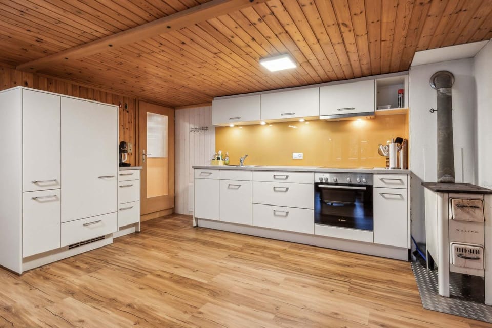 Alpine Chalet Apt near Interlaken Balcony&Parking Apartment in Canton of Valais