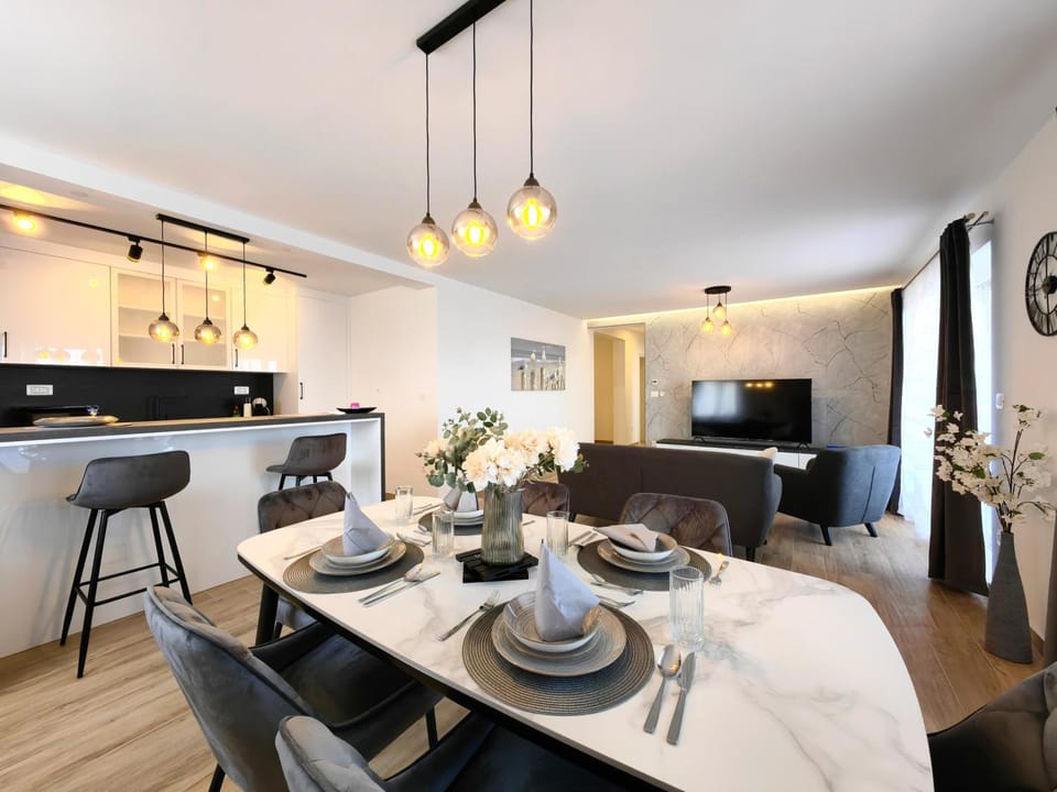 Kitchen or kitchenette, Living room, Dining area