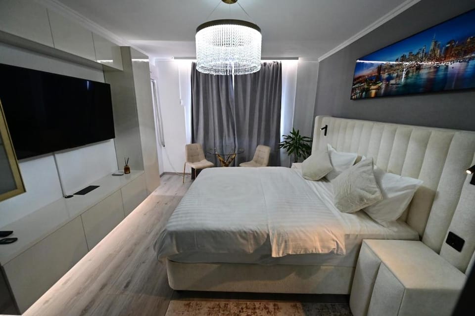 FLH - Golden by Emil near Shopping City Apartment in Sibiu