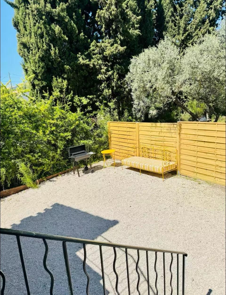 Maison de Type 4 au calme avec terrasse et jardin Apartment in Aix-en-Provence