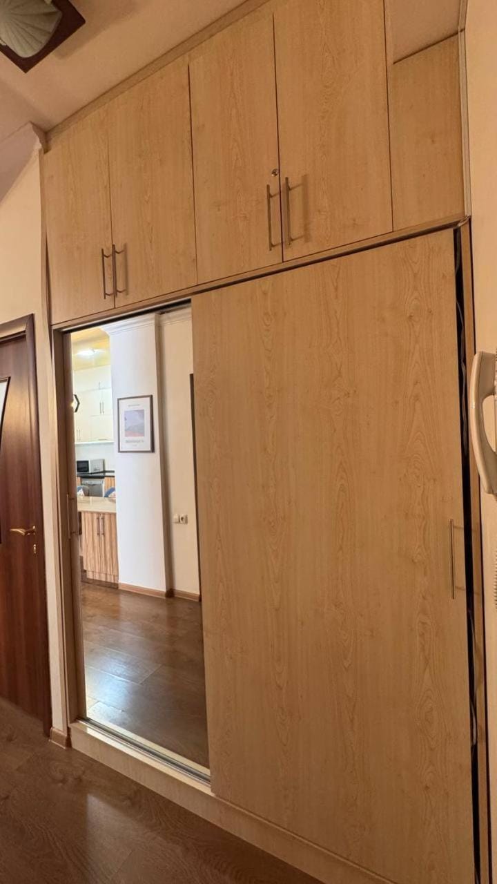 100 sqm Two Bedroom on Cascade with Self Check in Apartment in Yerevan