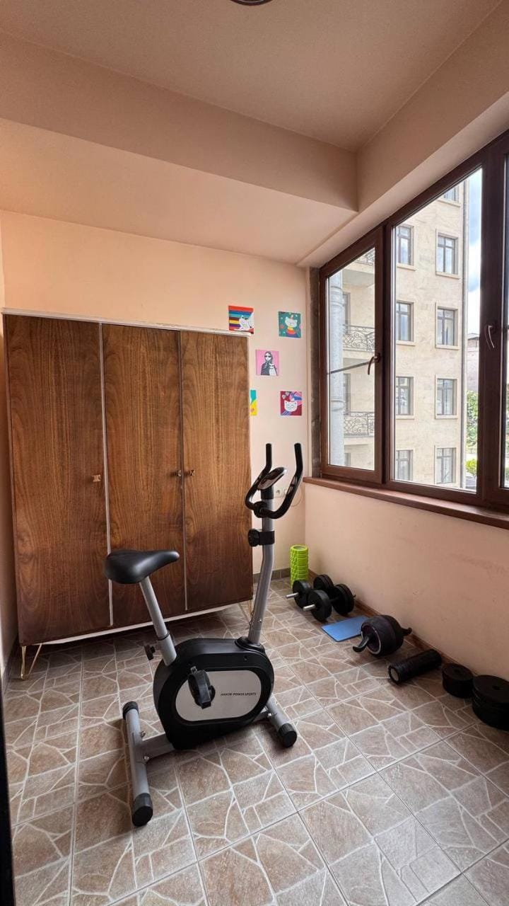 100 sqm Two Bedroom on Cascade with Self Check in Apartment in Yerevan