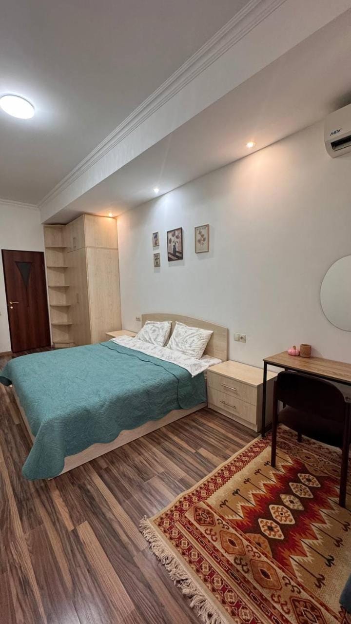 100 sqm Two Bedroom on Cascade with Self Check in Apartment in Yerevan