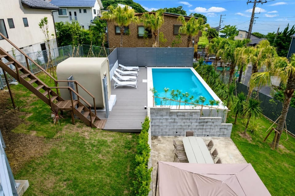 Property building, Garden, Garden view, Pool view, Sea view