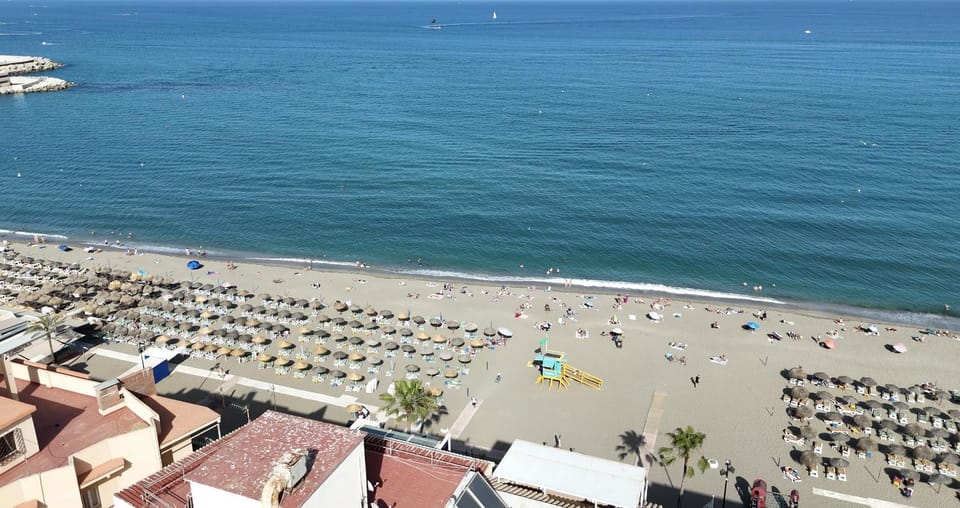 Neighbourhood, Beach