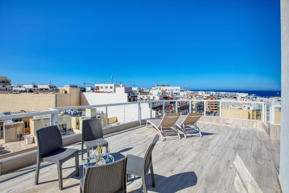 Luxury penthouse with sun terrace, private pool and sea views LFER1-1 Apartment in Saint Paul's Bay