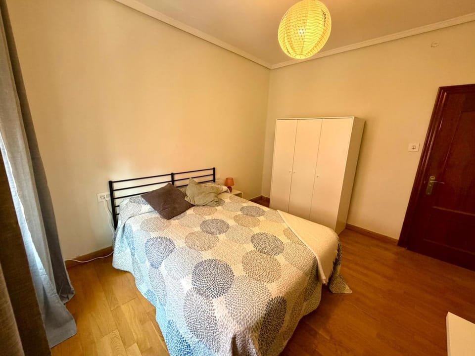 Amplia Habitación Cama Doble Bed and Breakfast in León
