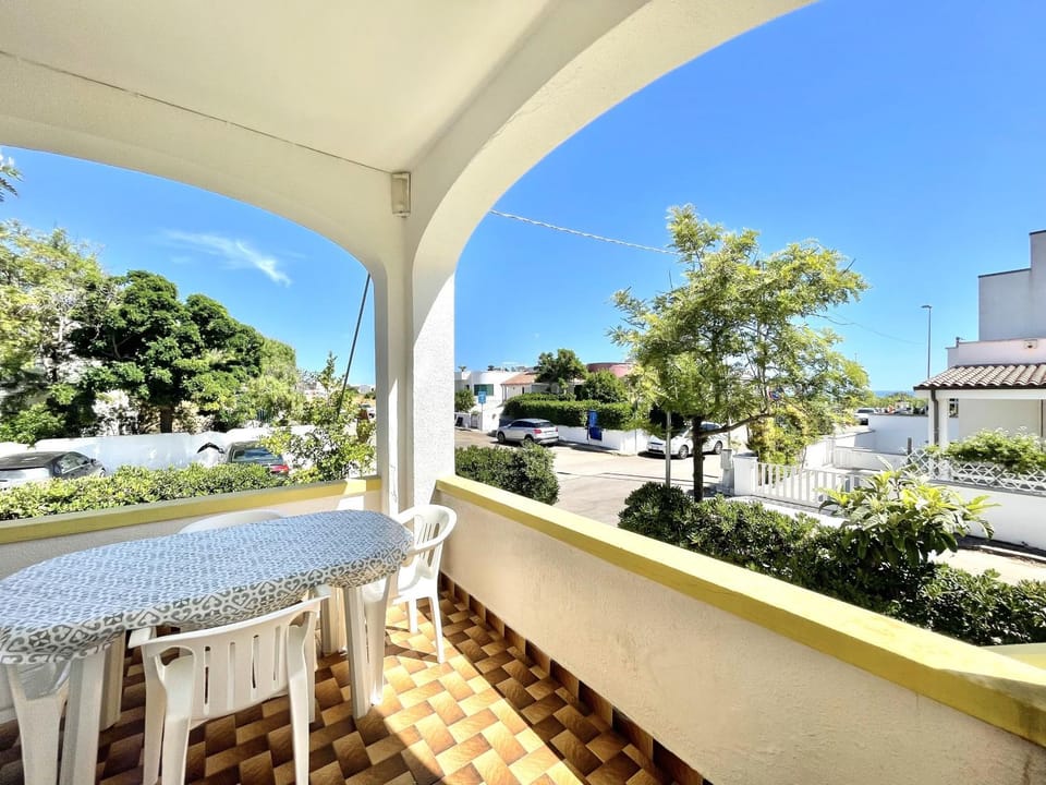 Property building, Patio, View (from property/room), Balcony/Terrace, Dining area, Garden view
