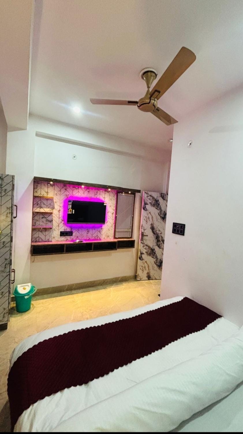 RubyGuestHouse ,Near KashiViswanath, Kal bhairav temple 2 Vacation rental in Varanasi