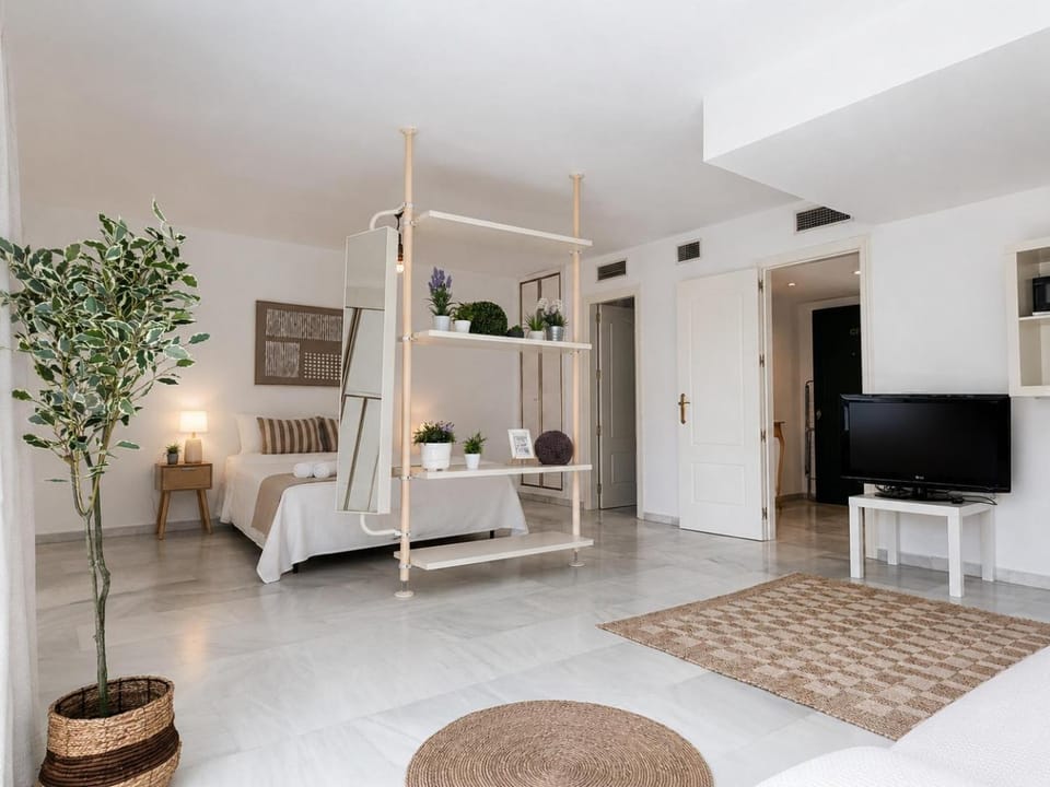 City Center Studio II 5 minutes from beach - EaW Homes Apartment in Marbella