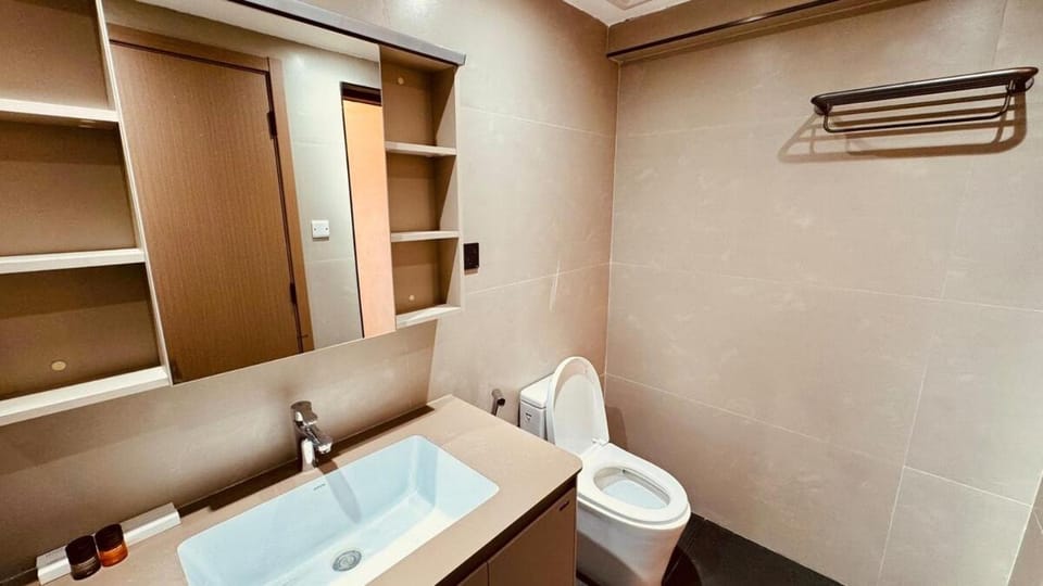 Luxury 2BR Duplex in Oysterbay with Ocean View RoofTop Pool Apartment in City of Dar es Salaam