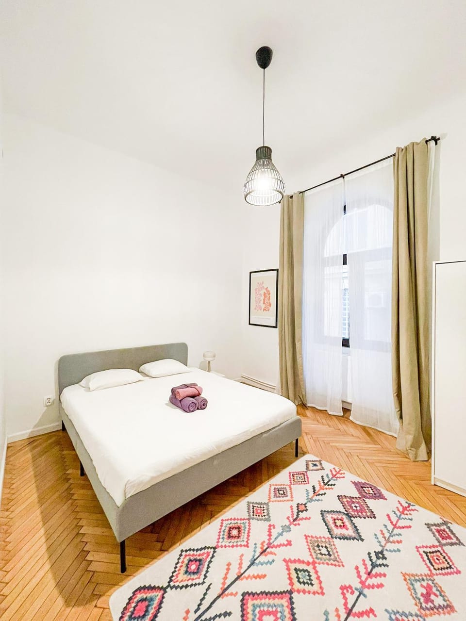 3-Bedroom Apartment, Universitate Square, City Center Apartment in Bucharest
