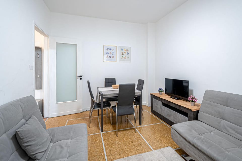 TV and multimedia, Living room, Dining area