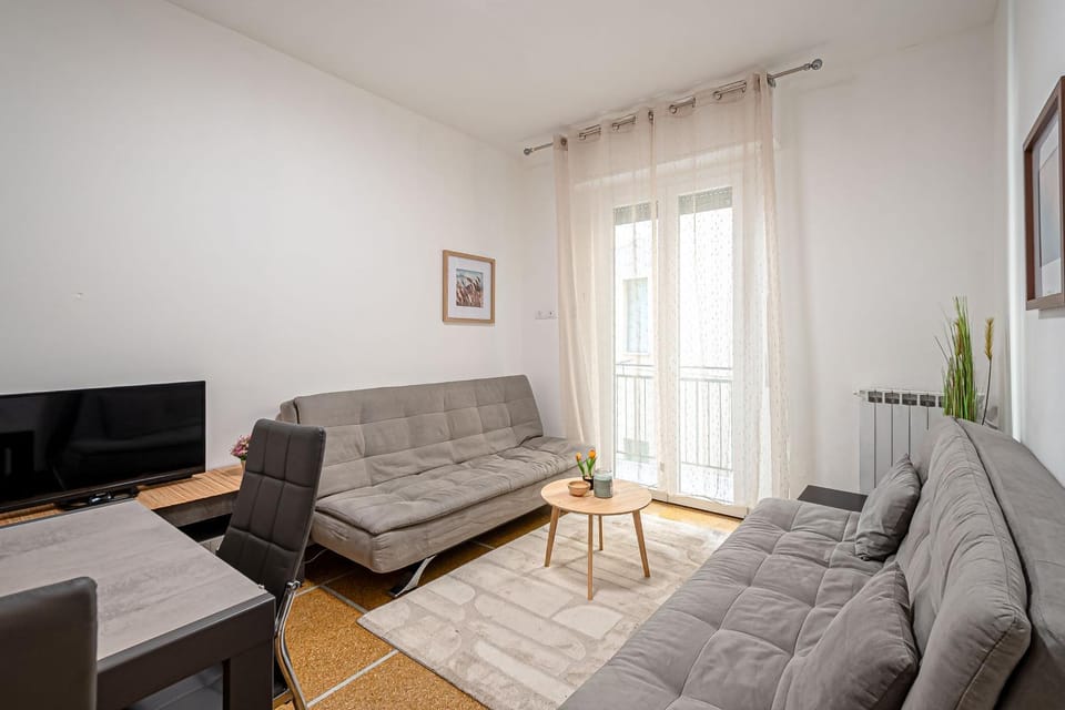 TV and multimedia, Balcony/Terrace, Living room, Dining area